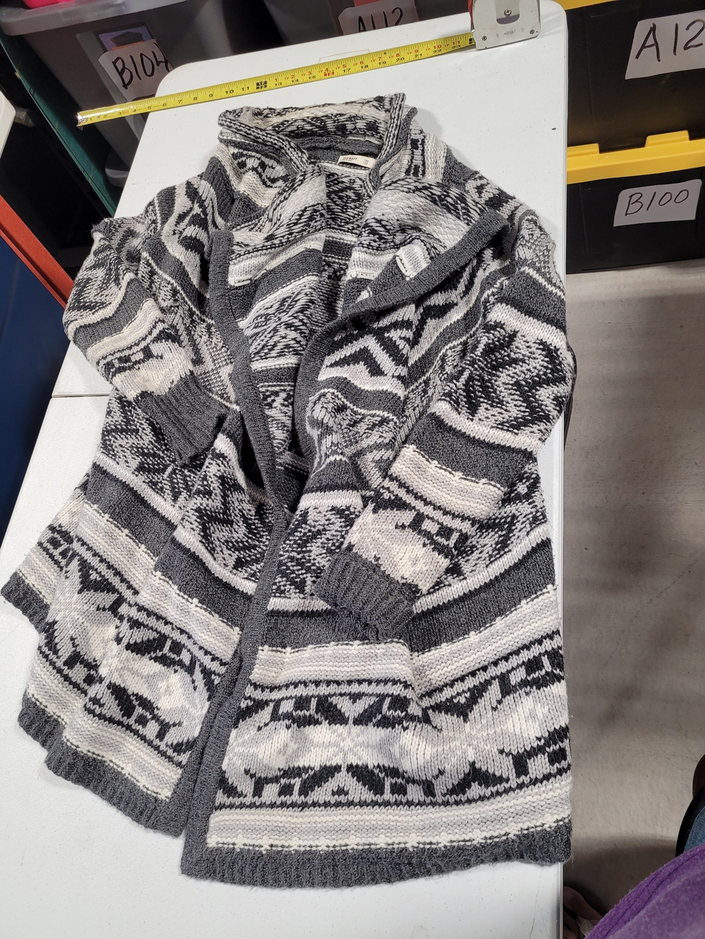 Old Navy Gray and White Patterned Open-Front Cardigan